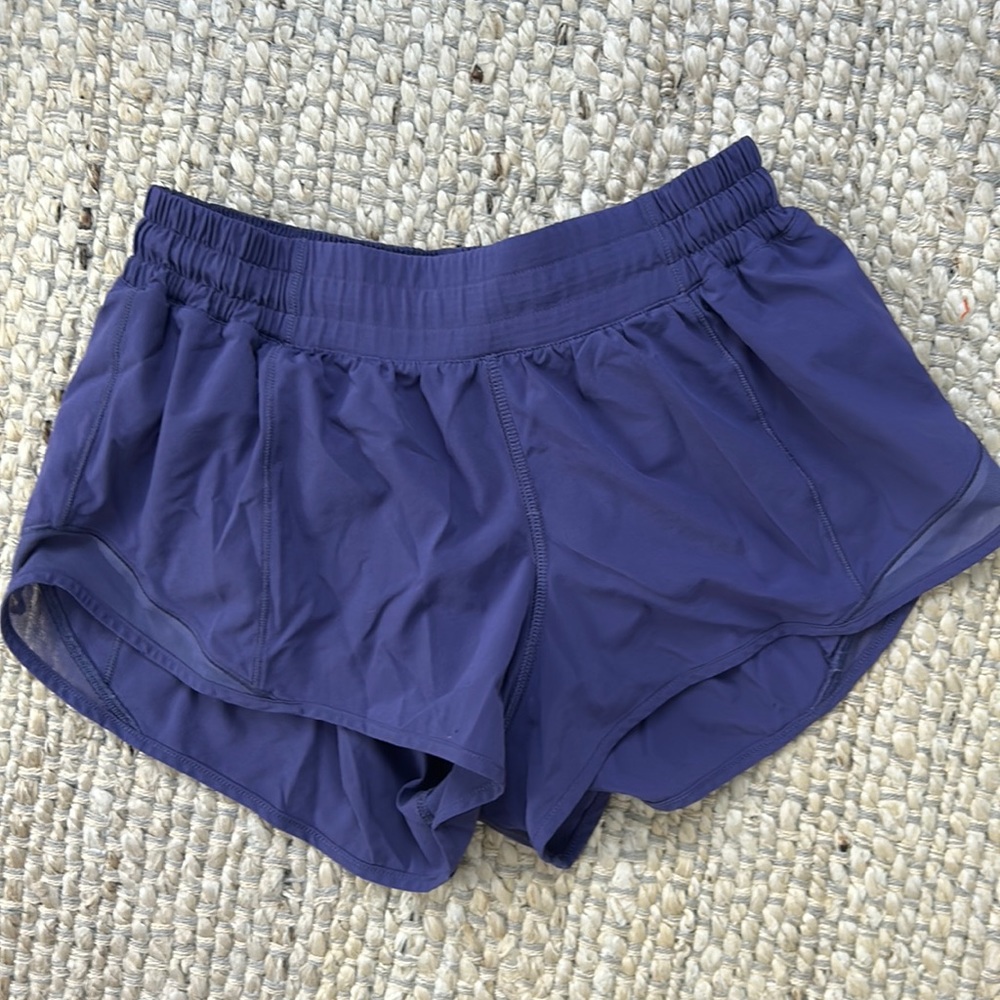 Hotty hot low rise lululemon shorts size 4 lightly worn (great condition)